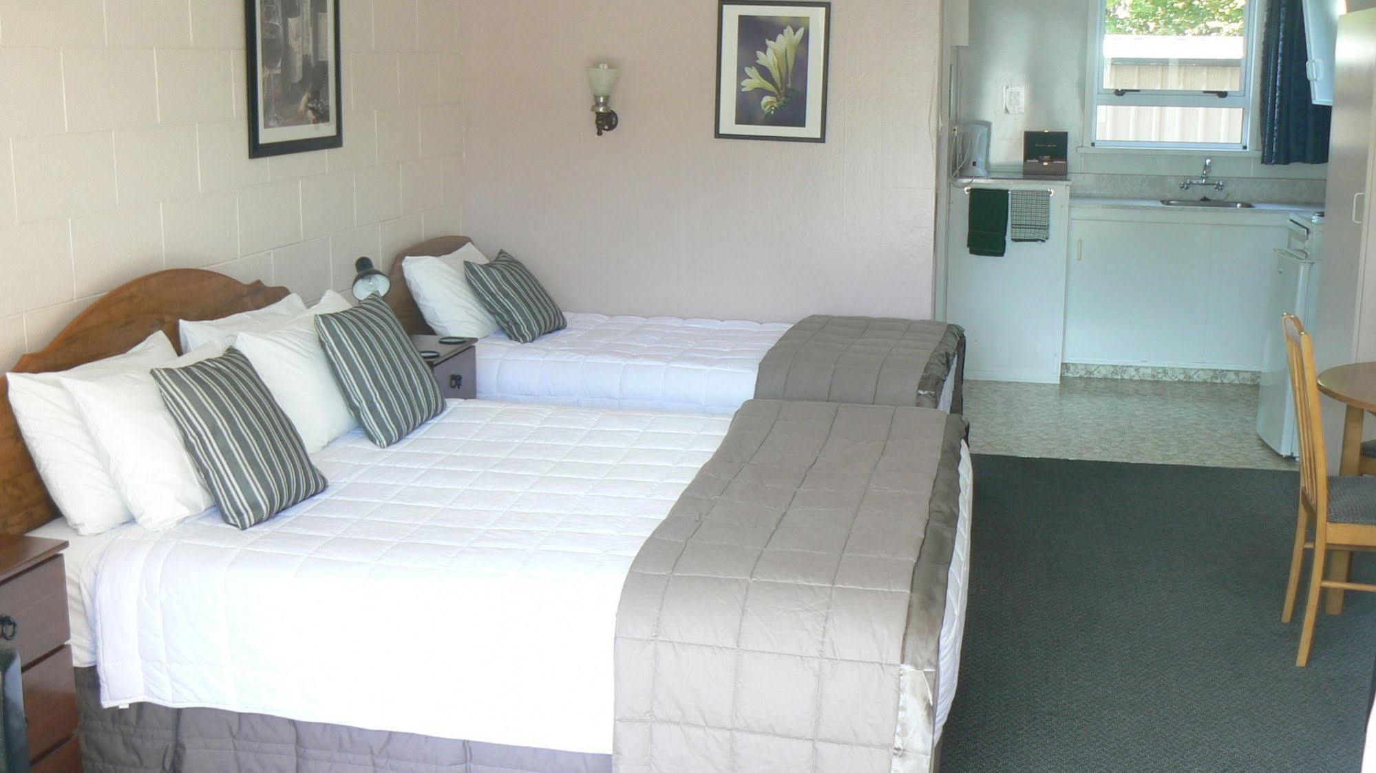 289 Midway Motel Oamaru Buitenkant foto